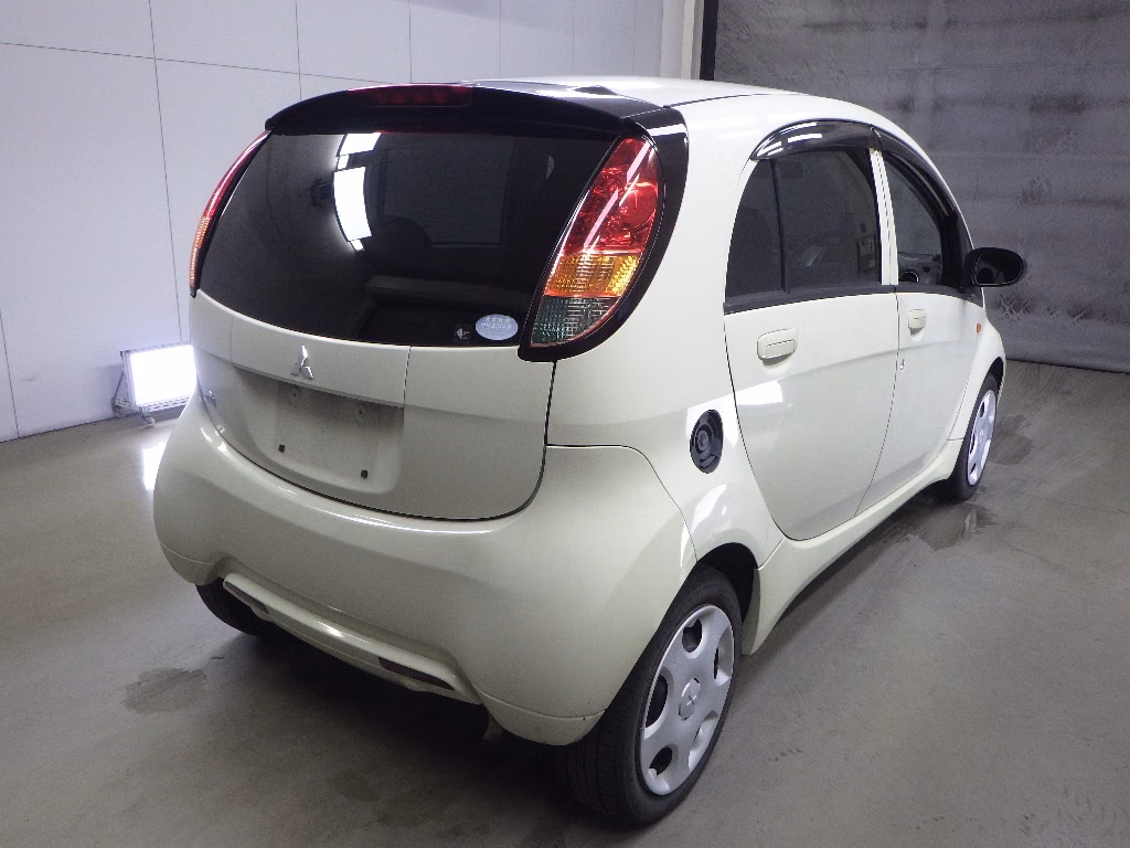 MITSUBISHI I
