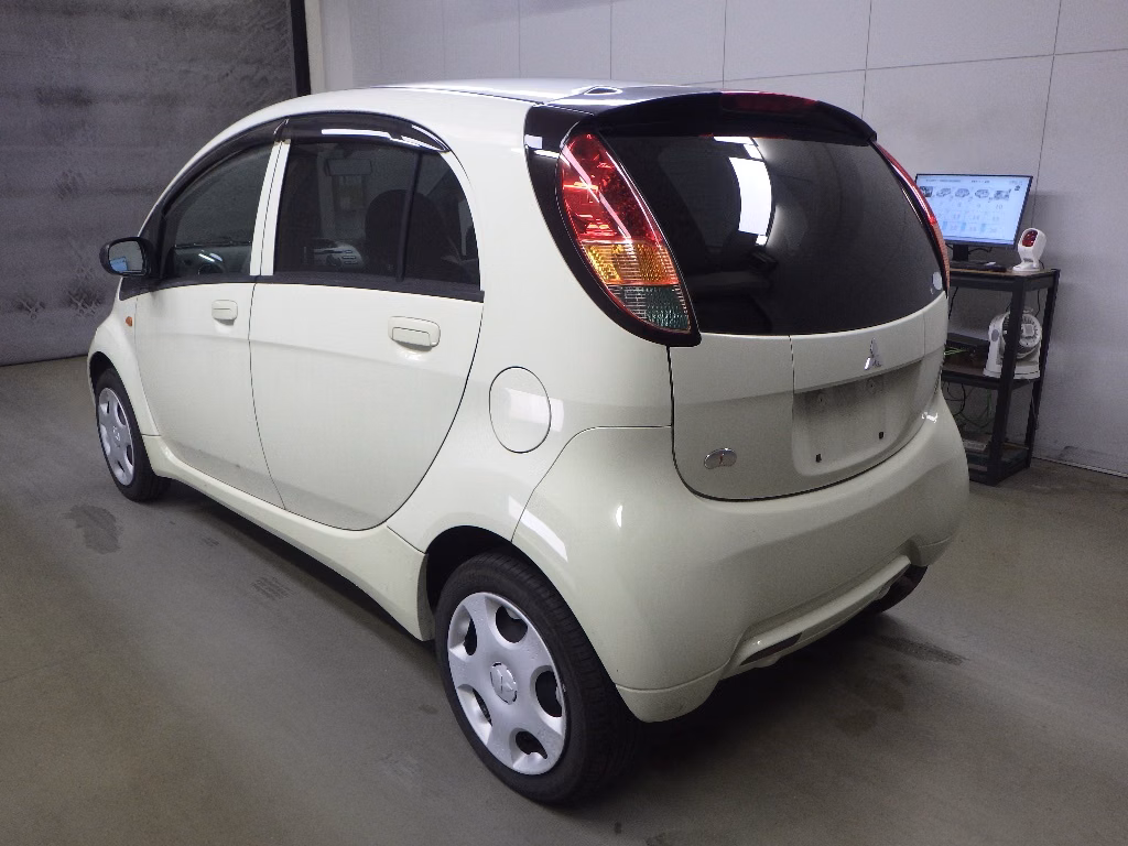 MITSUBISHI I