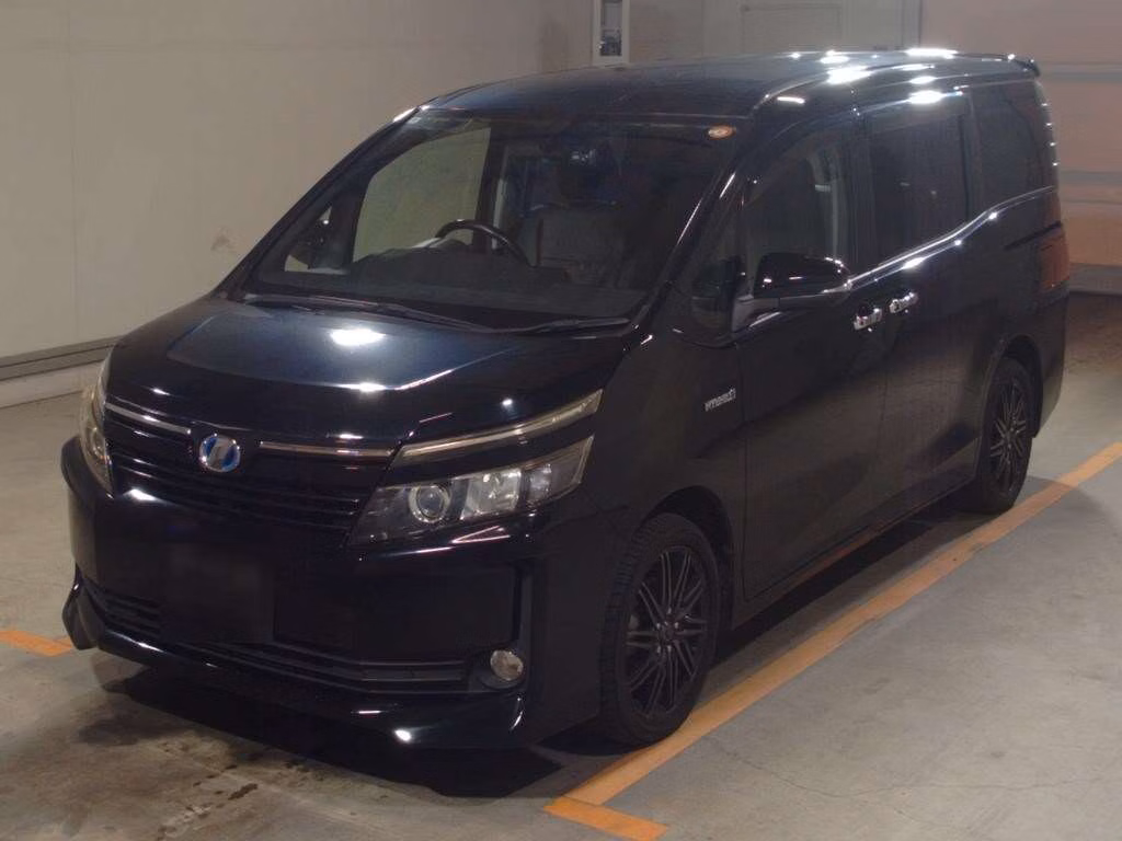 TOYOTA VOXY