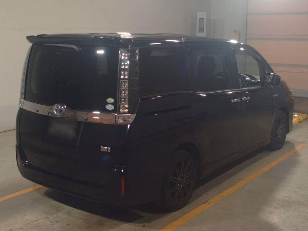 TOYOTA VOXY