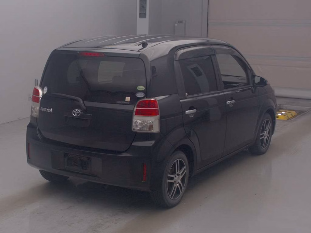 TOYOTA SPADE