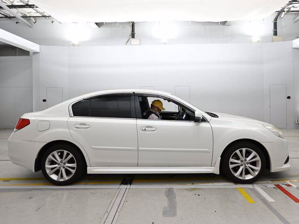 SUBARU LEGACY B4