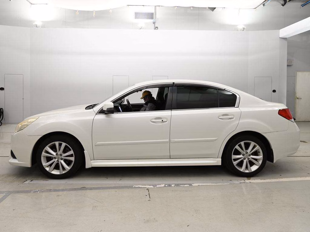 SUBARU LEGACY B4
