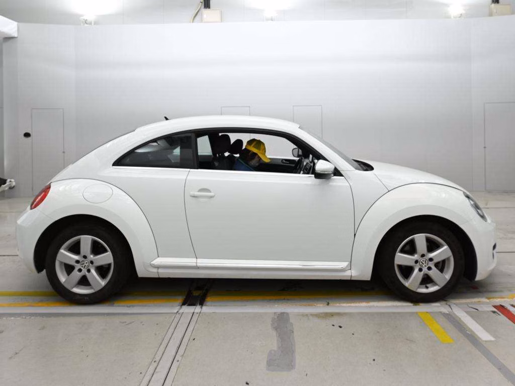 VOLKSWAGEN BEETLE