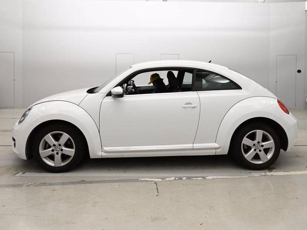 VOLKSWAGEN BEETLE