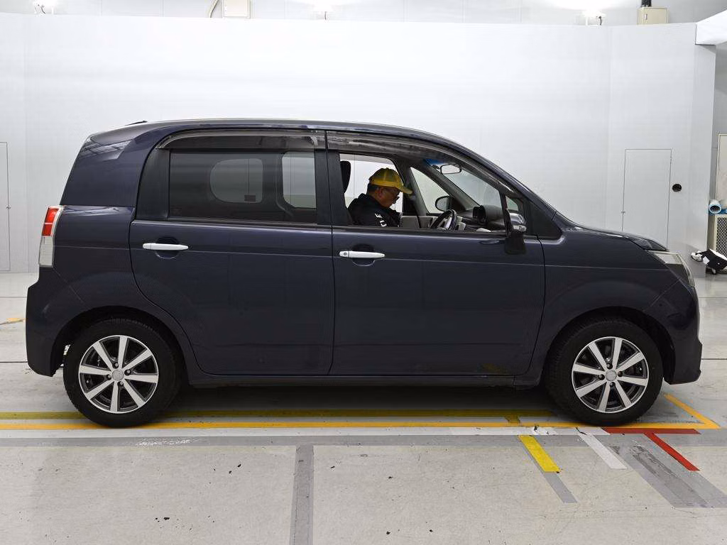 TOYOTA SPADE