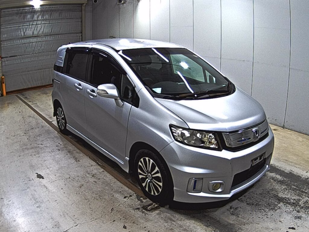 HONDA FREED SPIKE