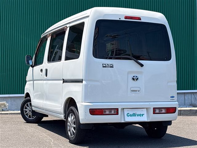 TOYOTA PIXIS VAN