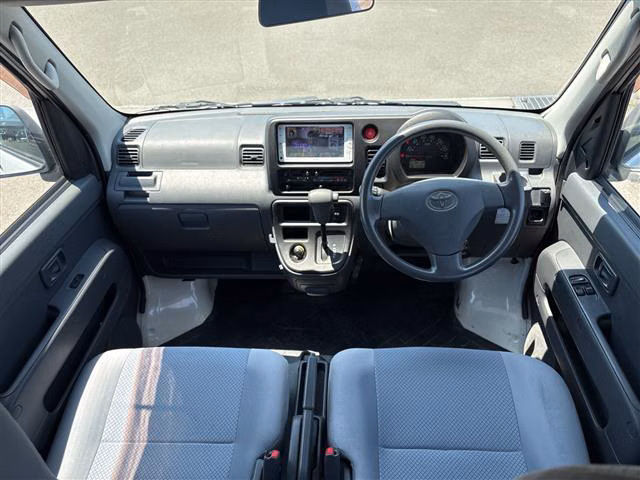 TOYOTA PIXIS VAN