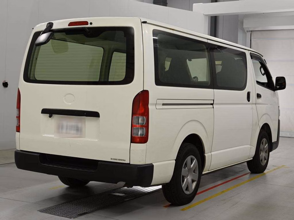 TOYOTA REGIUS ACE