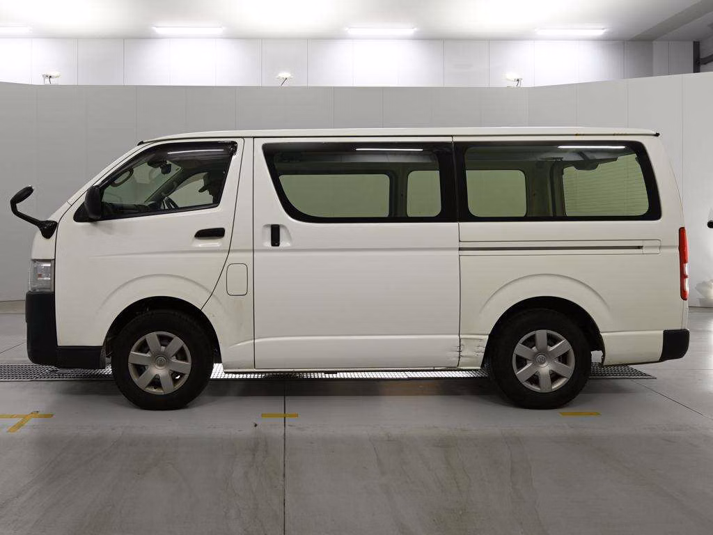 TOYOTA REGIUS ACE