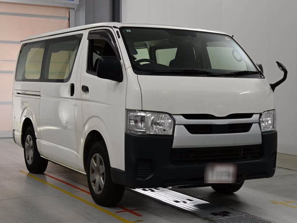 TOYOTA REGIUS ACE