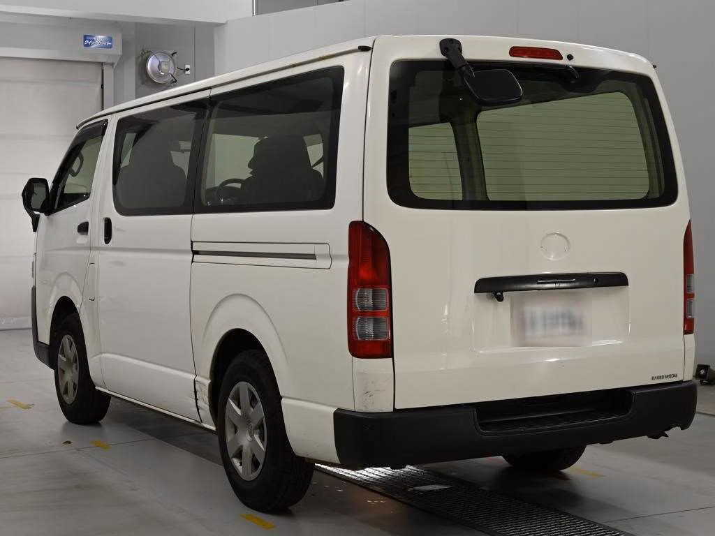 TOYOTA REGIUS ACE