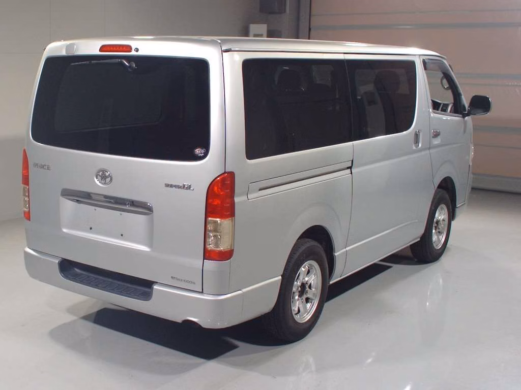 TOYOTA REGIUS ACE