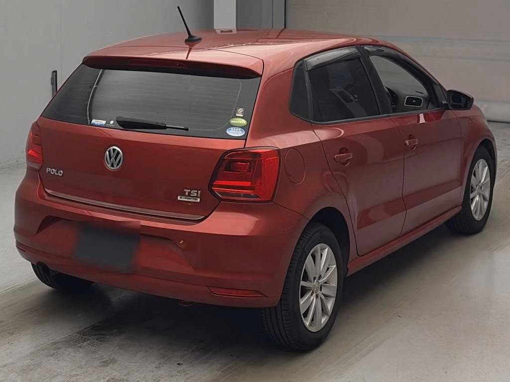 VOLKSWAGEN POLO