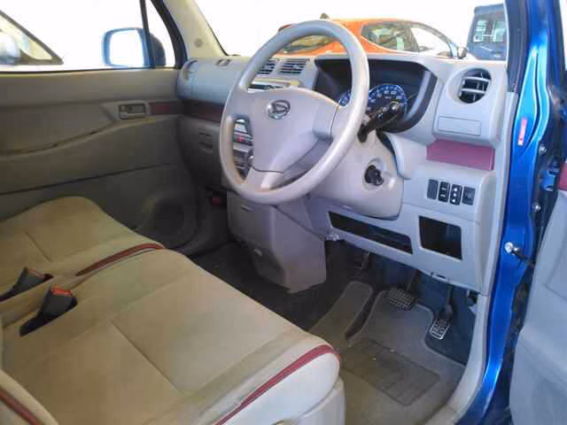 DAIHATSU MOVE CONTE