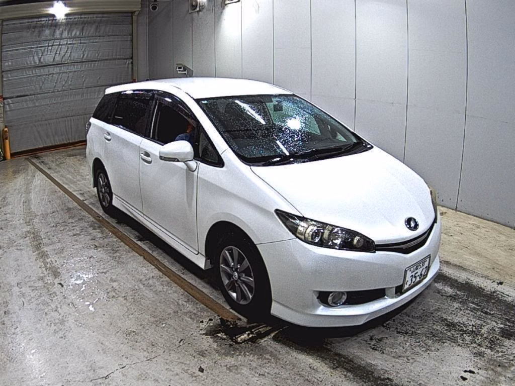 TOYOTA WISH