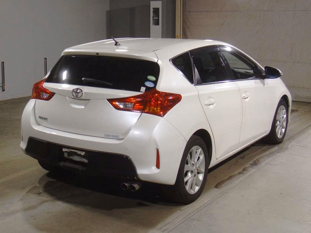 TOYOTA AURIS