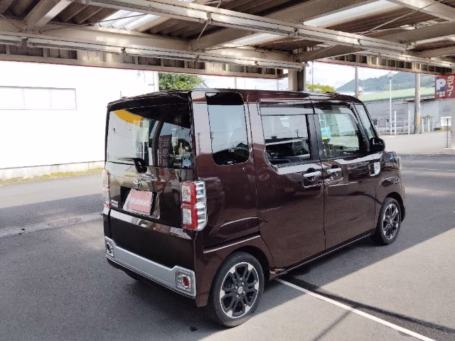TOYOTA PIXIS MEGA