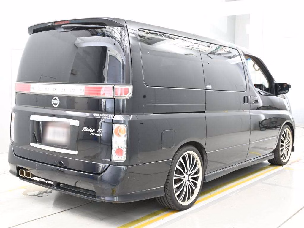 NISSAN ELGRAND