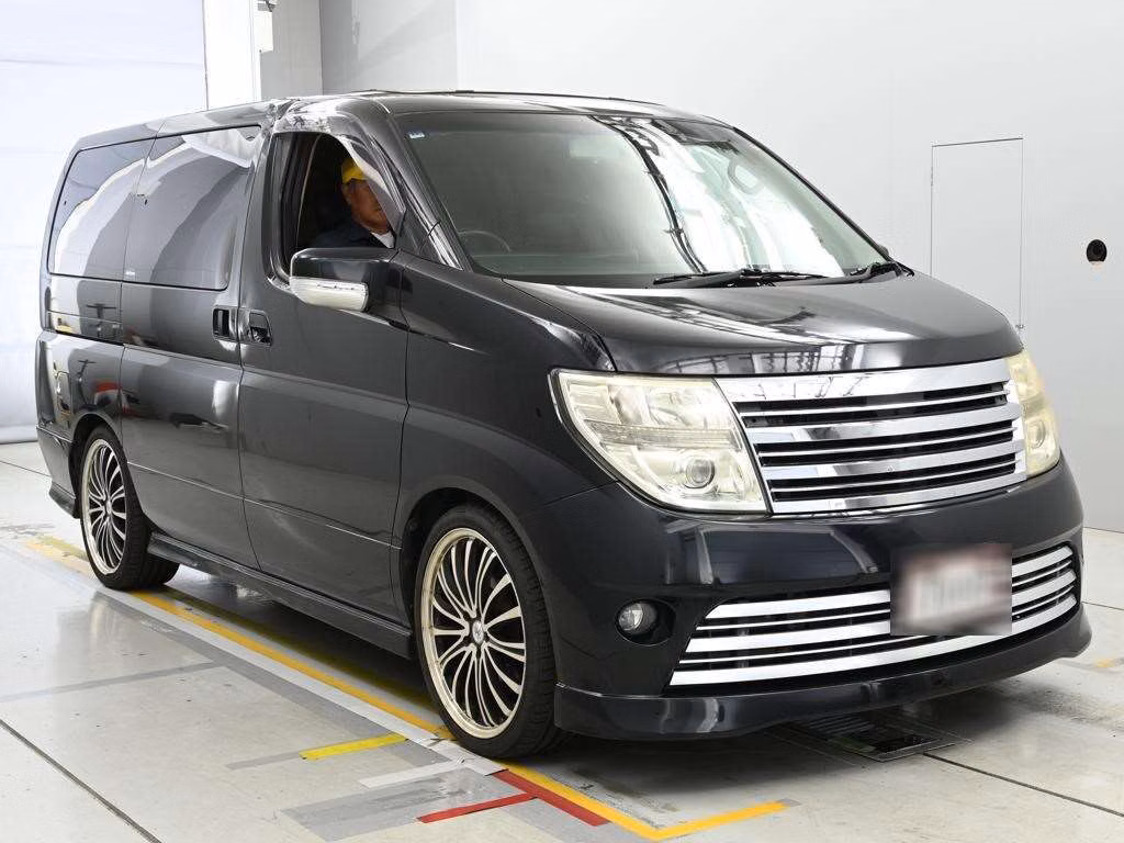 NISSAN ELGRAND