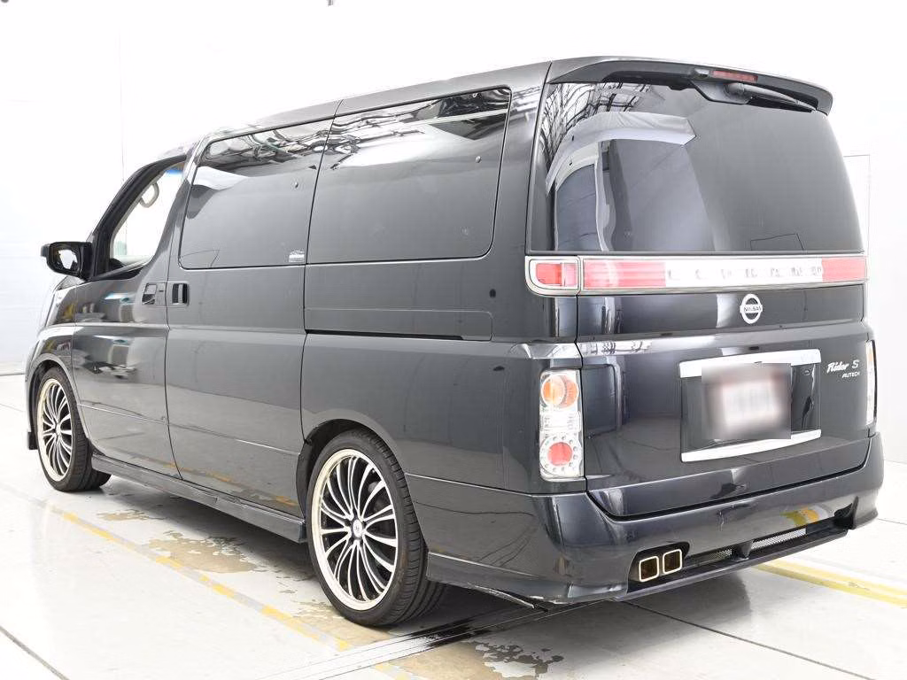 NISSAN ELGRAND