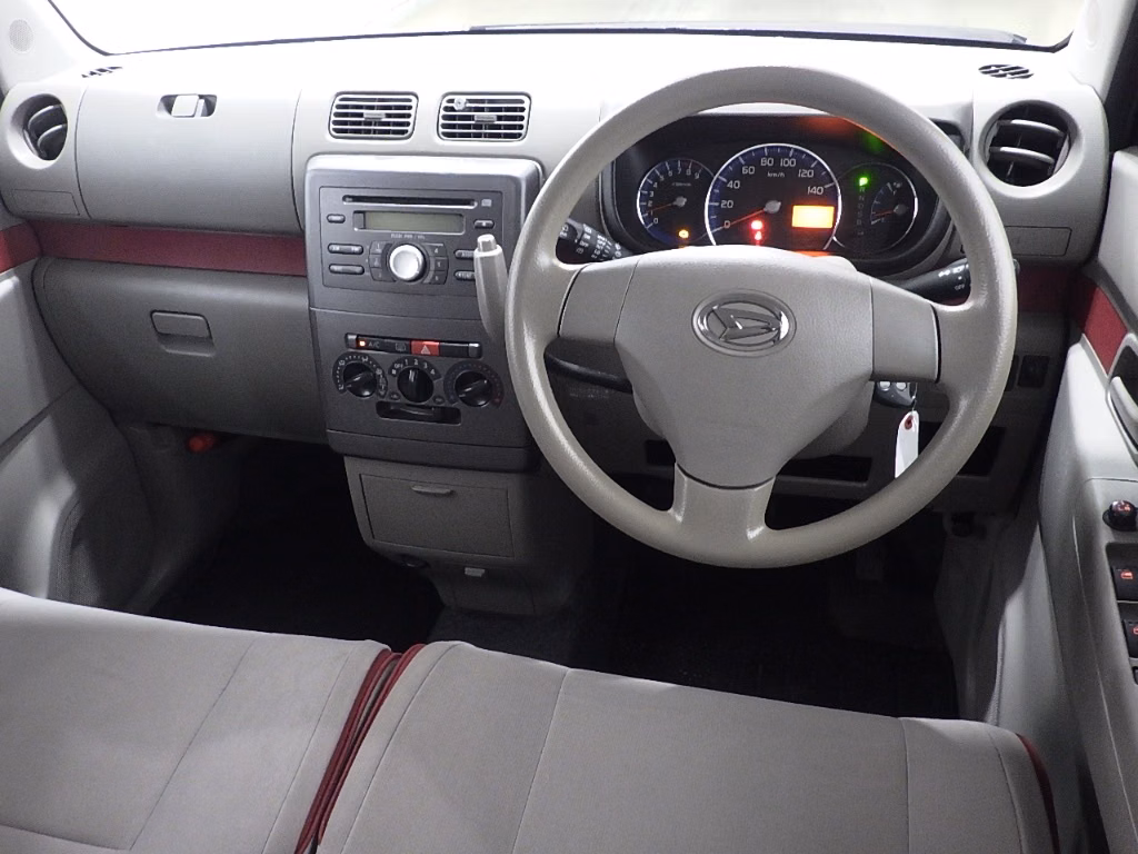 DAIHATSU MOVE CONTE