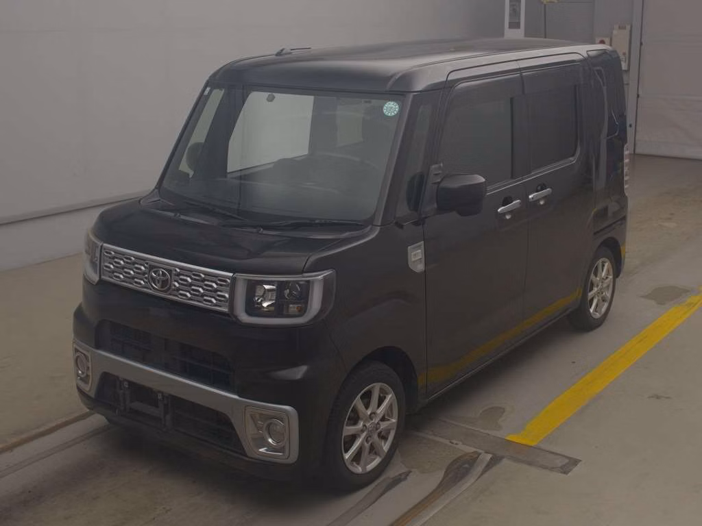 TOYOTA PIXIS MEGA