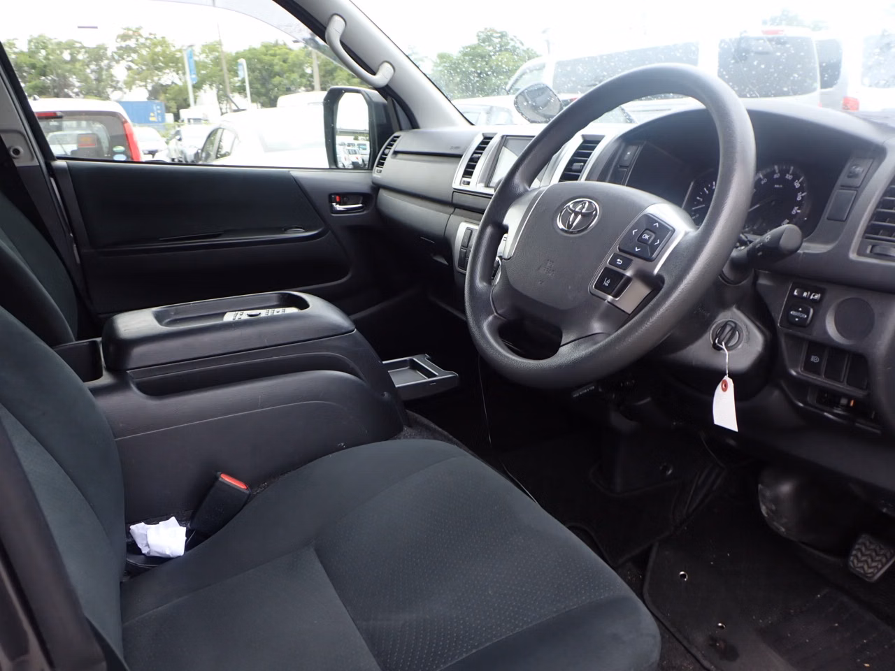 TOYOTA REGIUS ACE