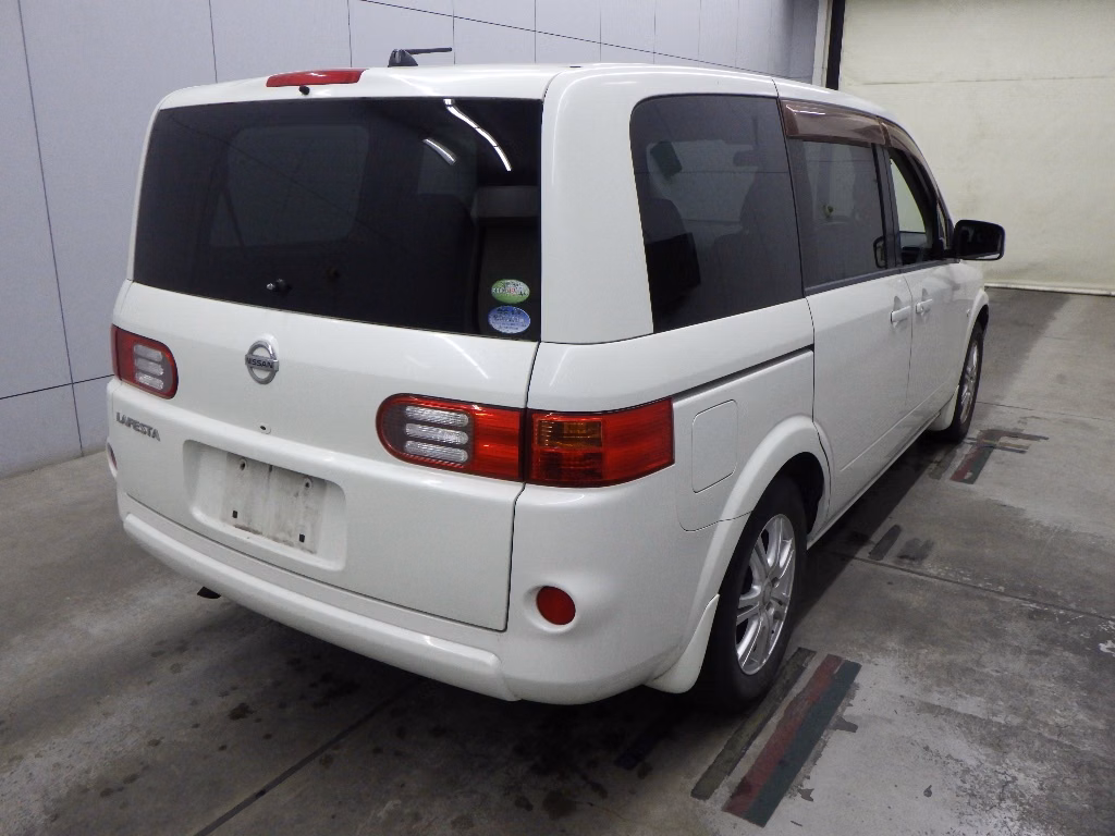 NISSAN LAFESTA
