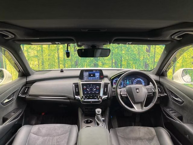 TOYOTA CROWN