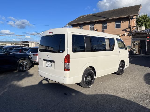 TOYOTA HIACE