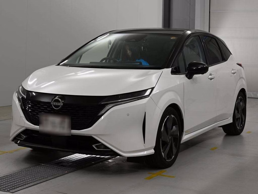 NISSAN AURA