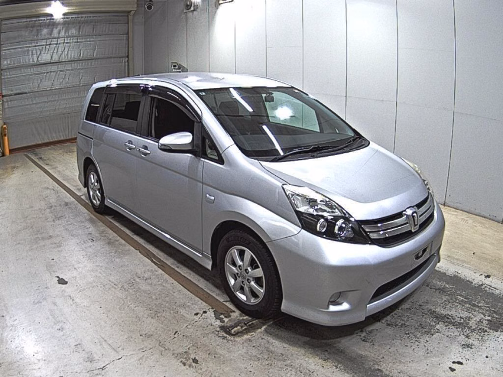 TOYOTA ISIS