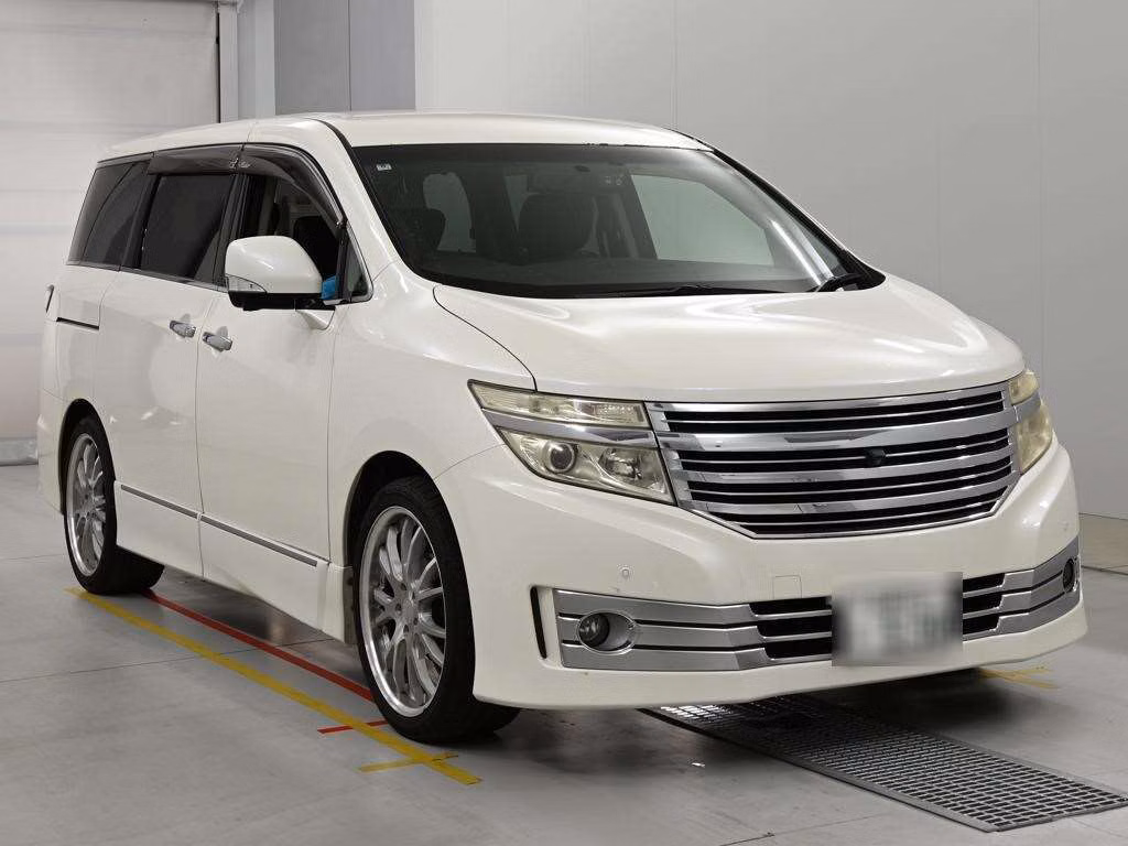 NISSAN ELGRAND