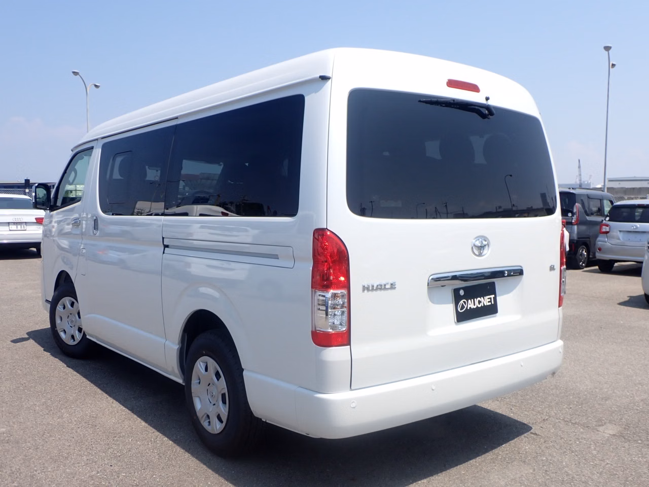 TOYOTA HIACE