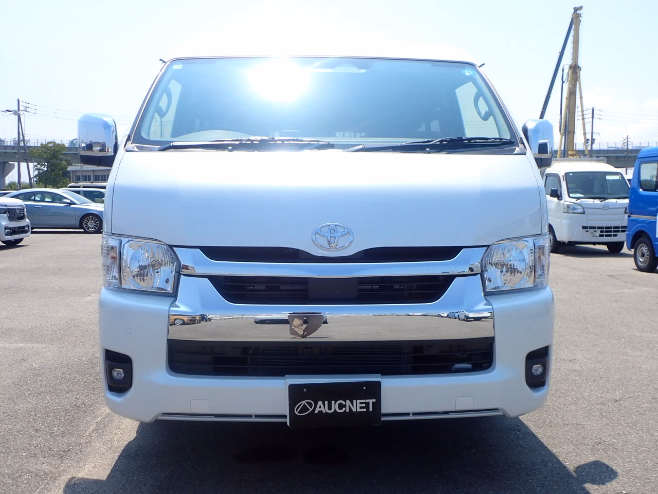 TOYOTA HIACE