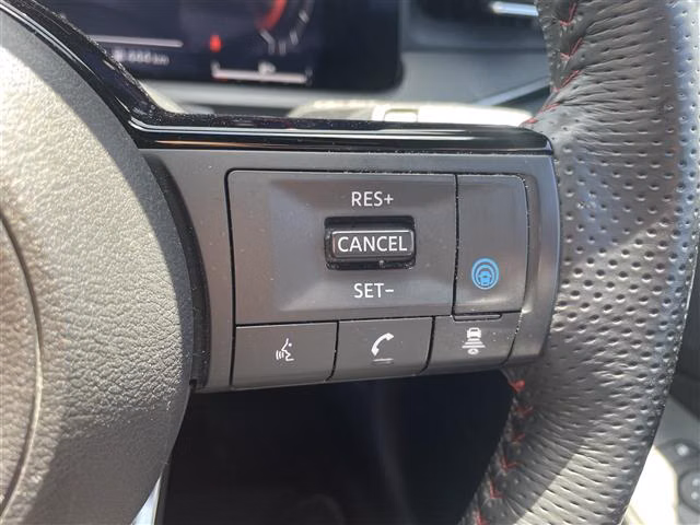 NISSAN AURA