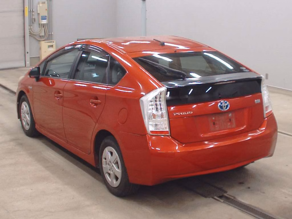 TOYOTA PRIUS