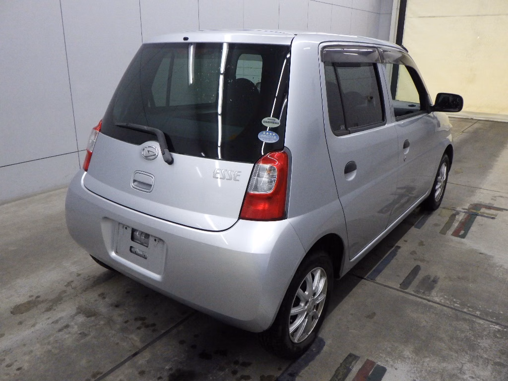 DAIHATSU ESSE