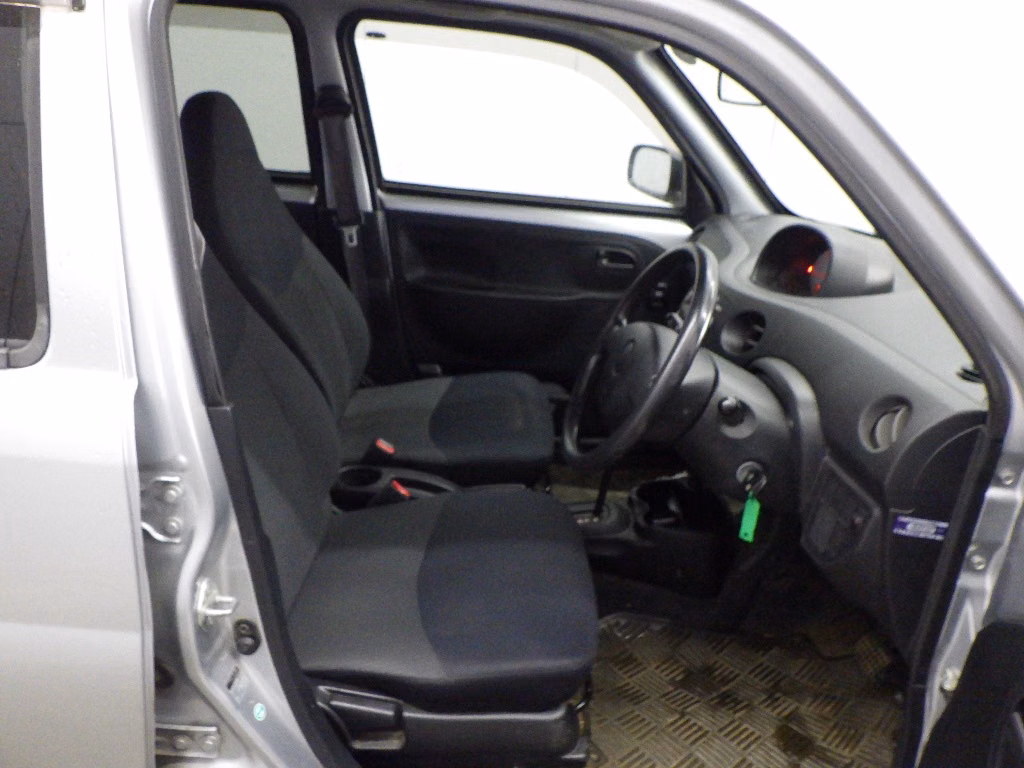DAIHATSU ESSE