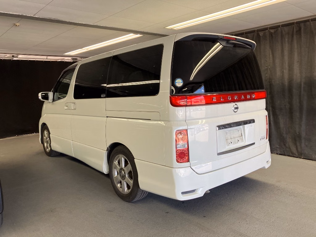NISSAN ELGRAND