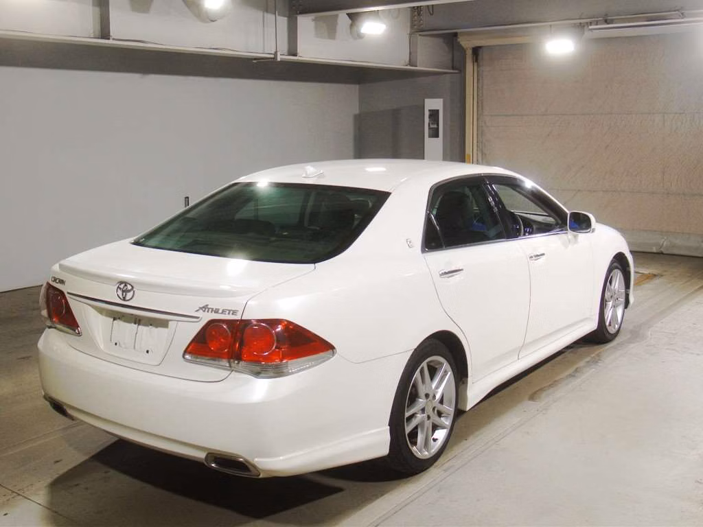 TOYOTA CROWN