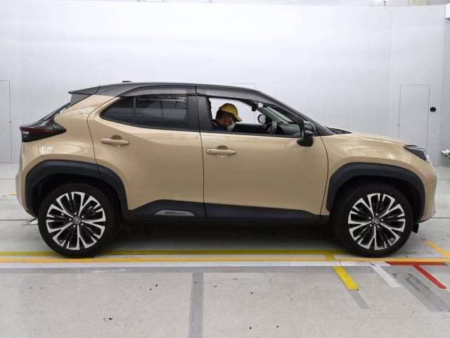 TOYOTA YARIS CROSS