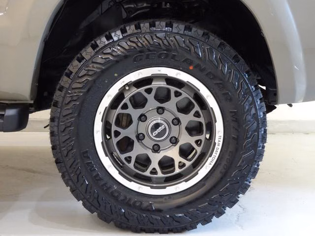TOYOTA HILUX SURF