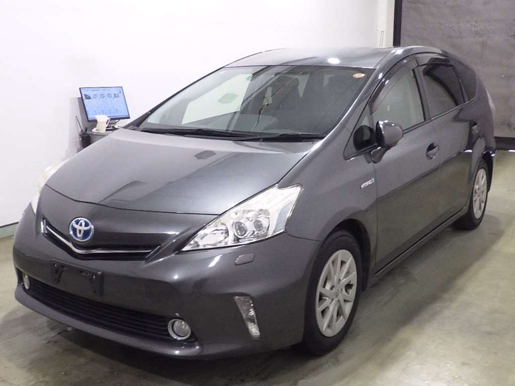 TOYOTA PRIUS ALPHA