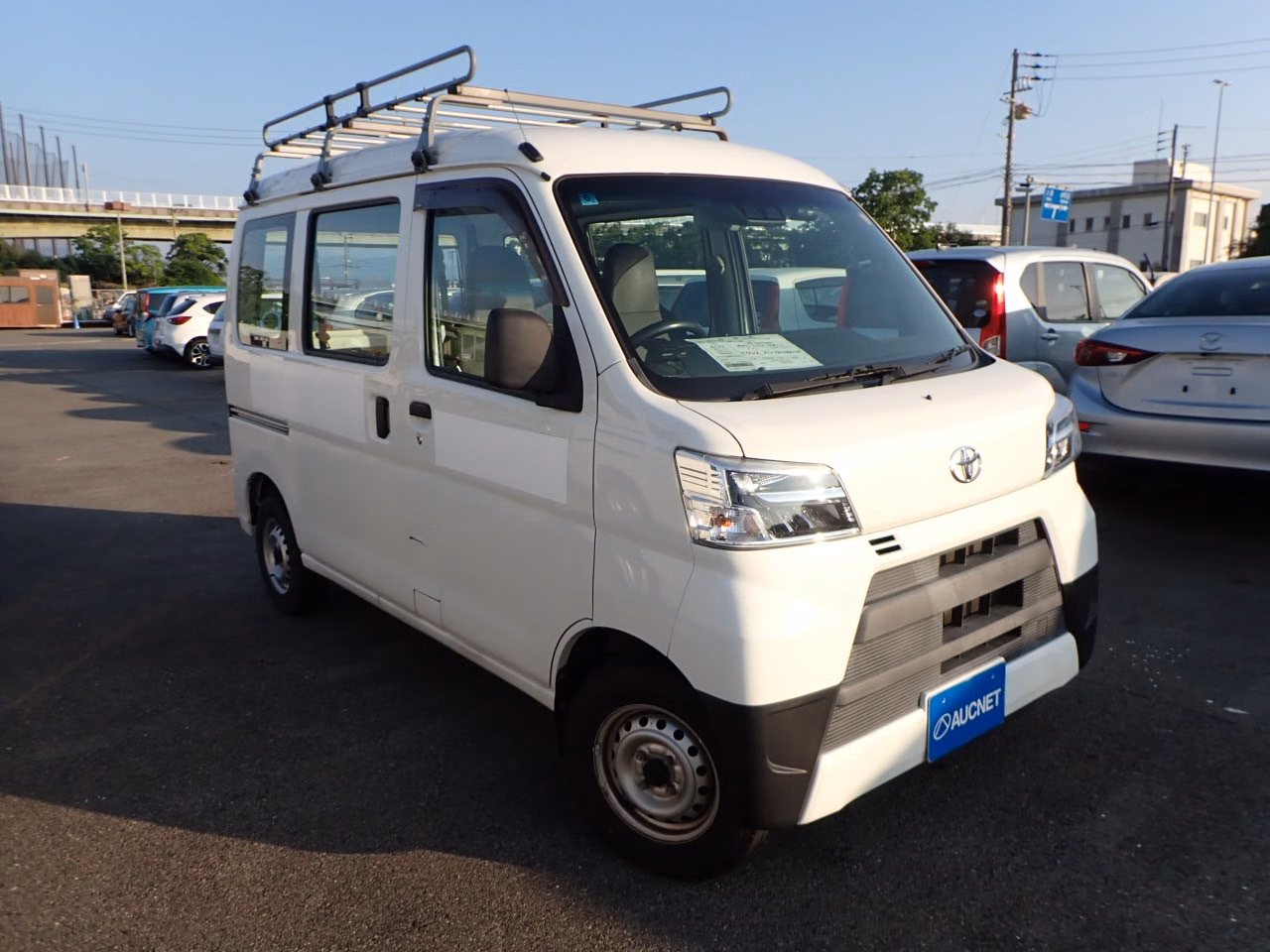 TOYOTA PIXIS VAN