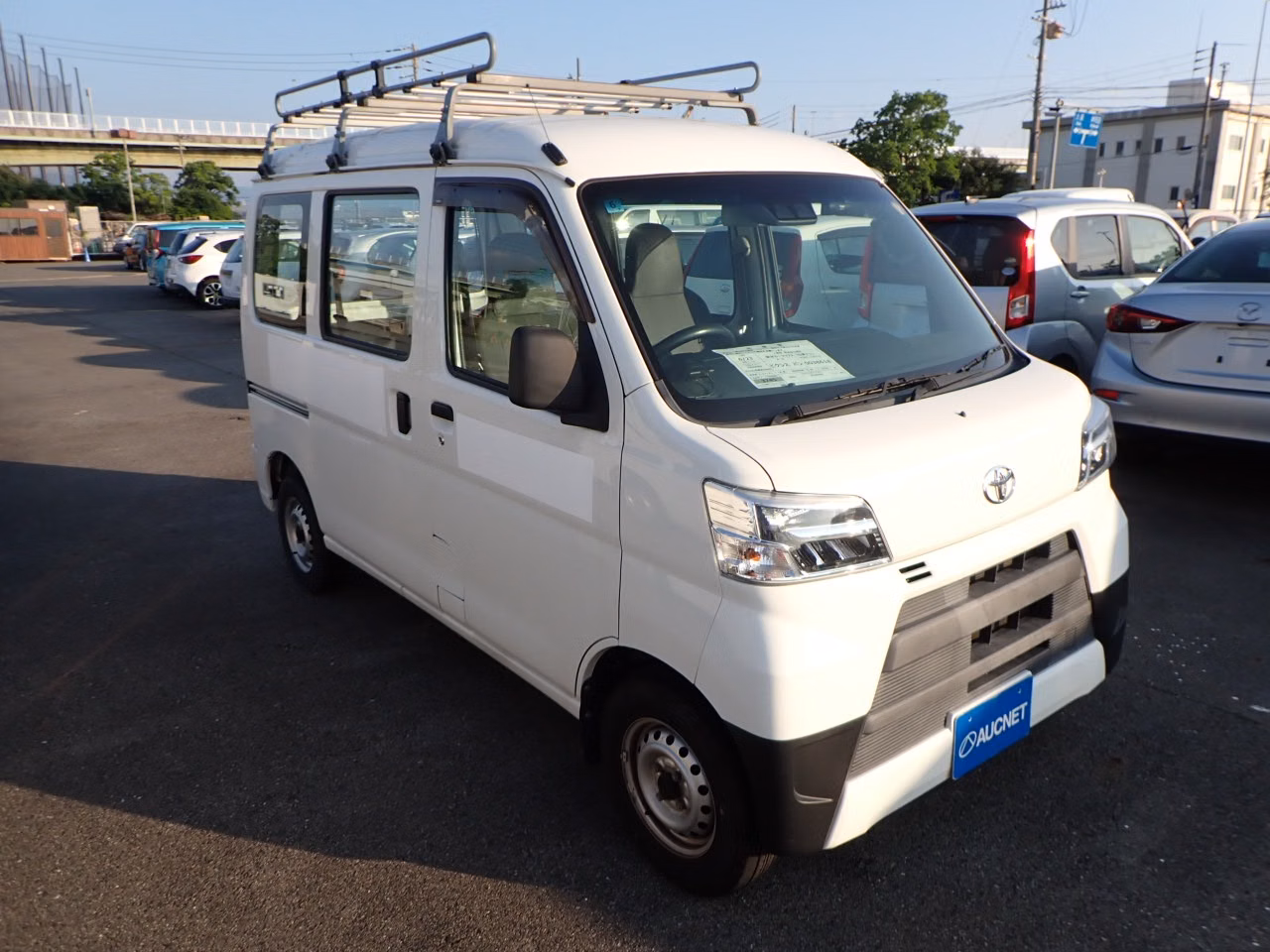 TOYOTA PIXIS VAN