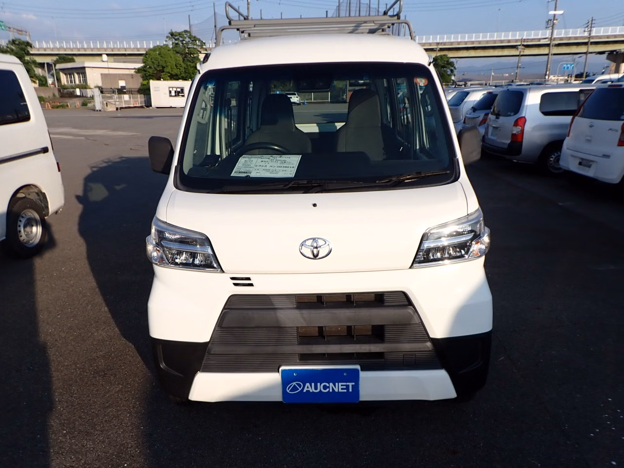 TOYOTA PIXIS VAN