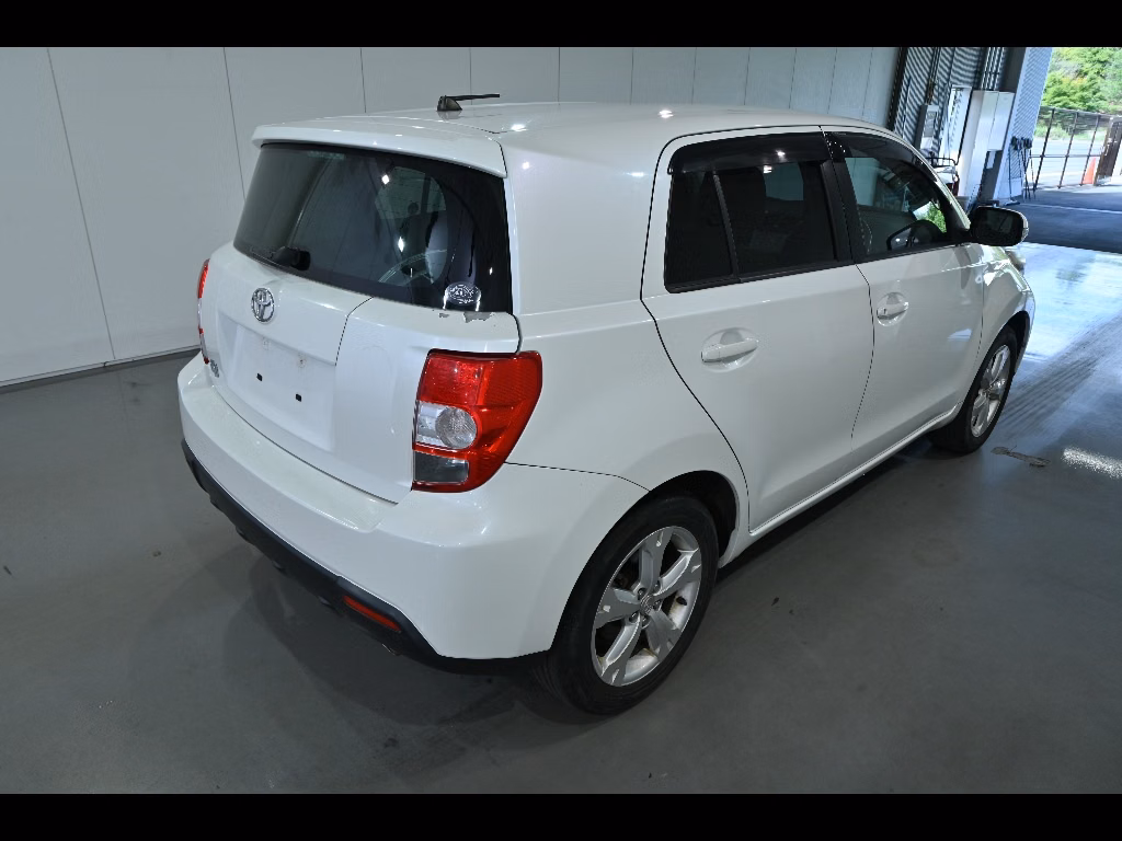 TOYOTA IST